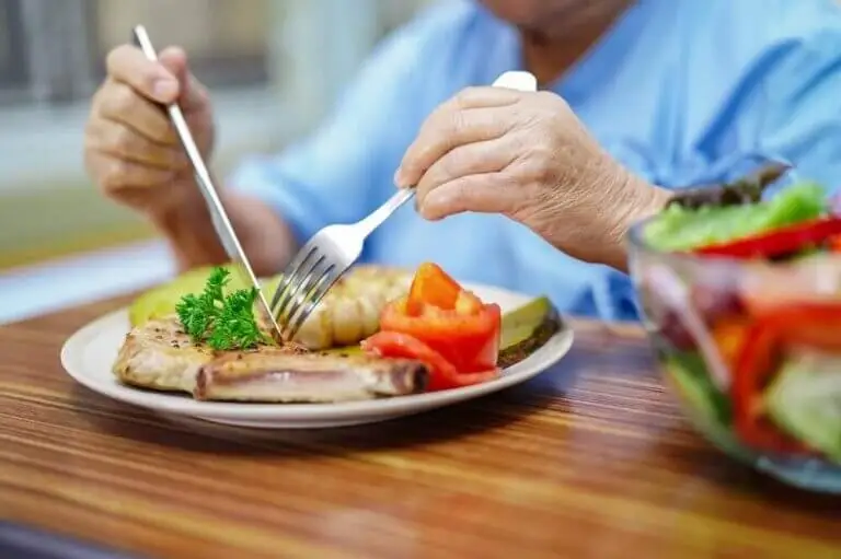 ¿Qué debe incluir la dieta para las pacientes con cáncer de mama?