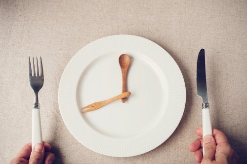 Beneficios y mitos del ayuno intermitente