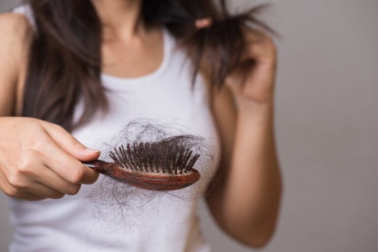 Cómo reducir la caída del cabello en la menopausia