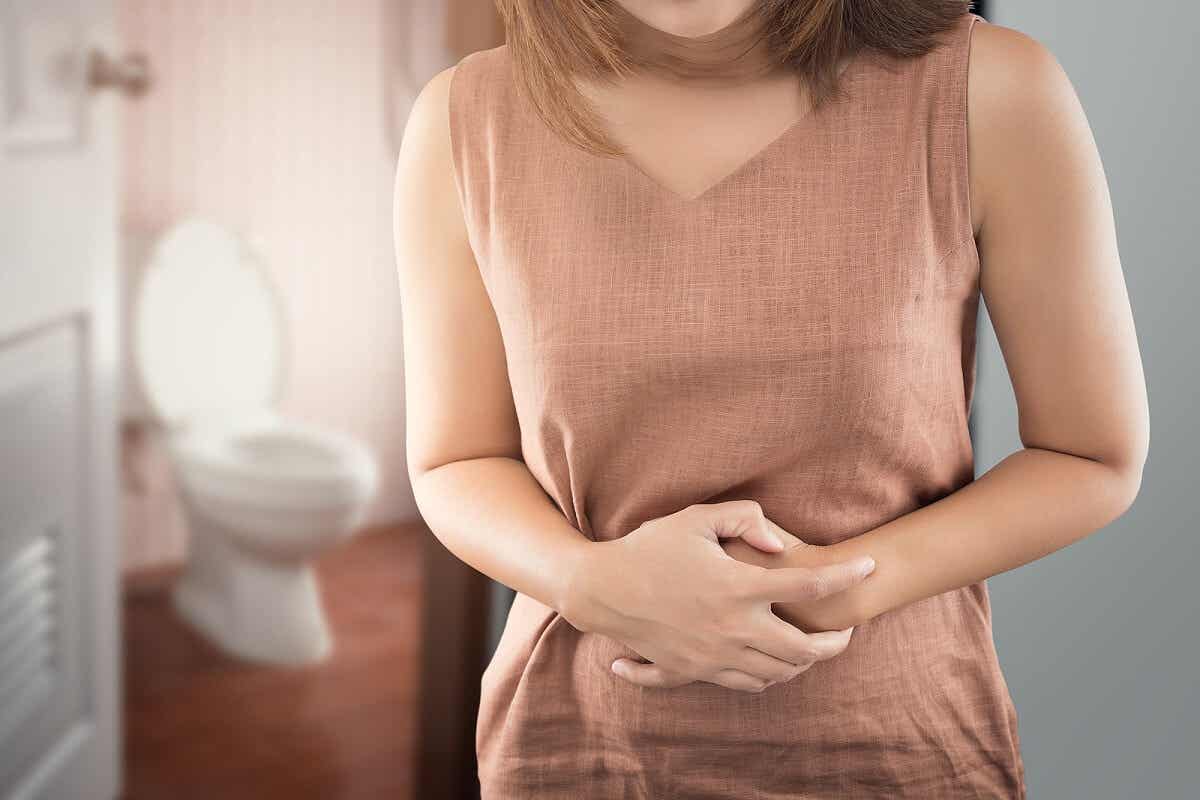 Mujer con diarrea y enfermedad de Crohn