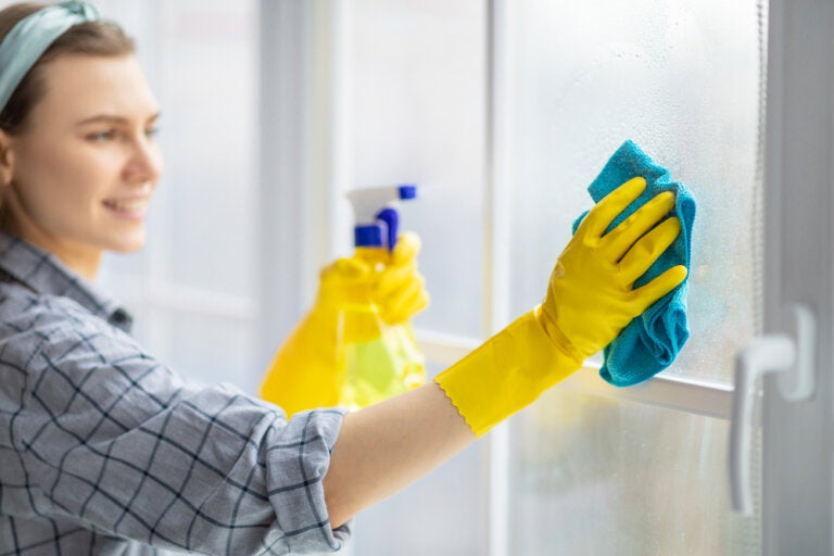 5 usos del limpiador de vidrios que quizá no conocías