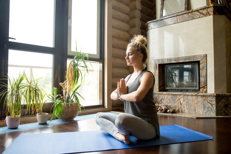 6 ejercicios de yoga para descansar mejor