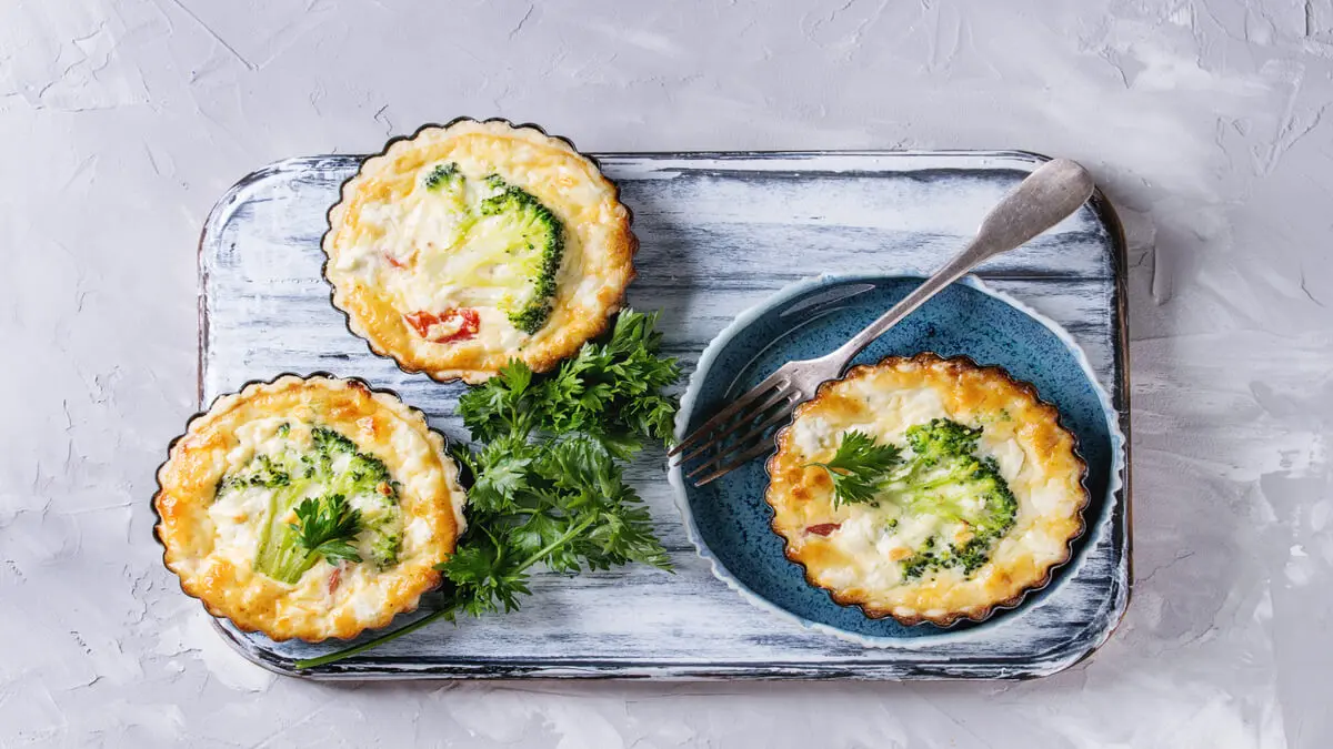 Recetas con una lata de atún: flan de brócoli.