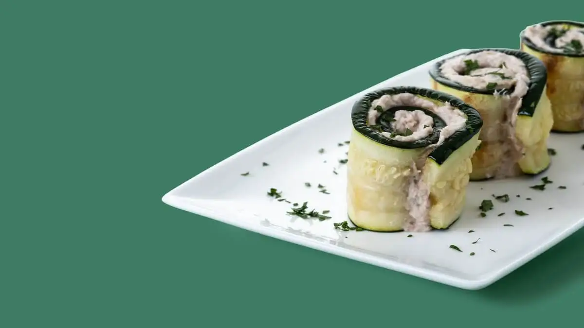 Recetas con una lata de atún: canelones de calabacín.