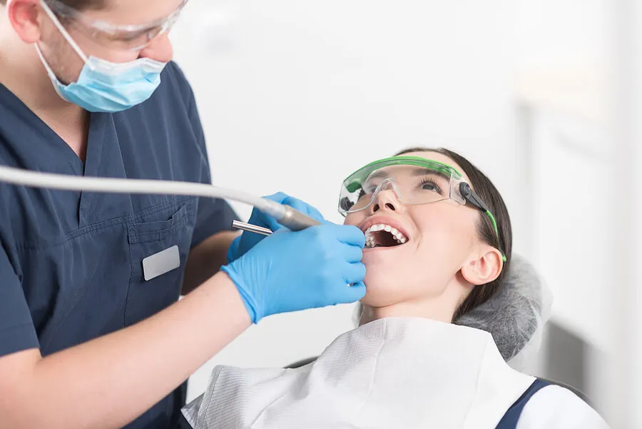 Mulher no dentista