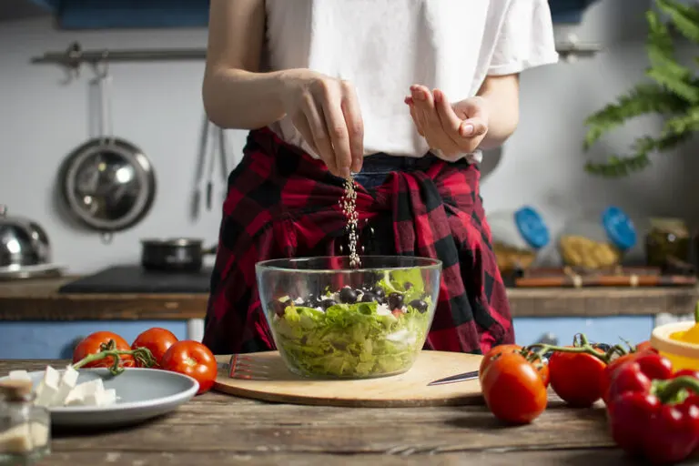 Refrescante ensalada de nopal para el verano