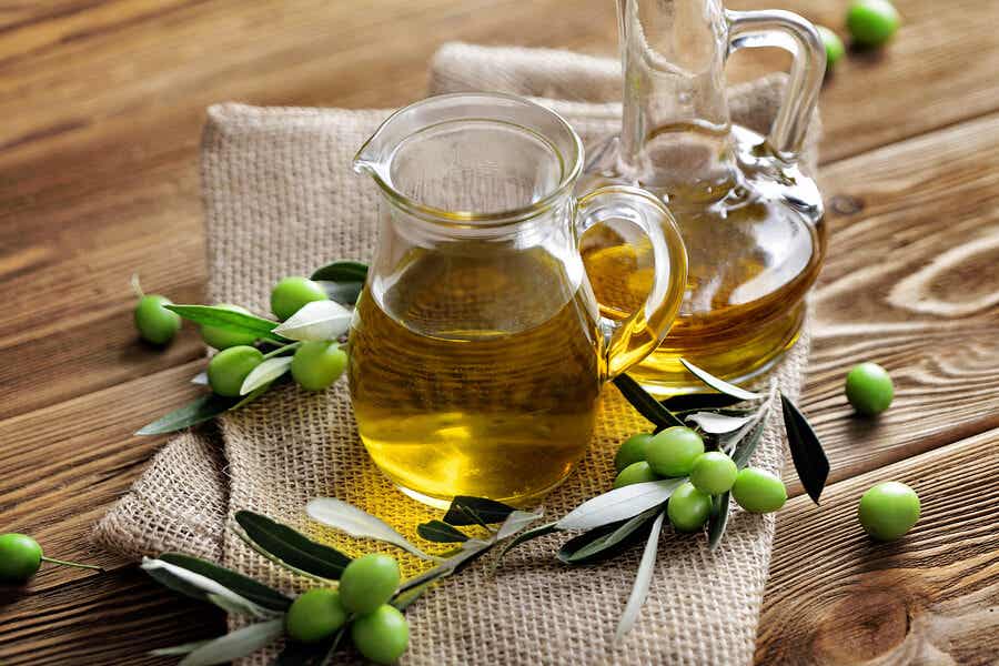 Tratamiento de aceite de oliva y ajo para combatir las várices y las arañitas