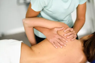 Reeducación postural global: qué es y cuáles son sus principios