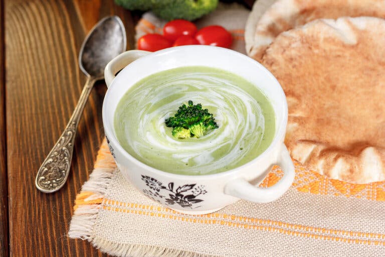3 cremas de verduras para mejorar tus defensas