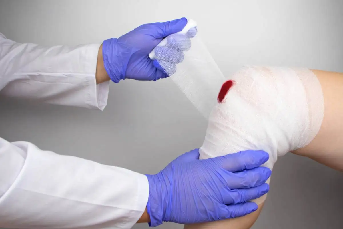Curación de una herida con venda