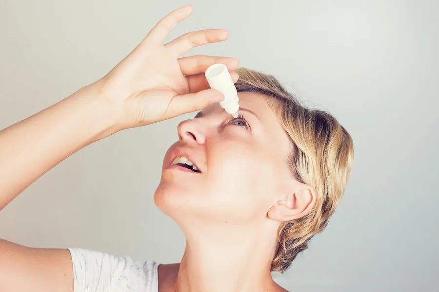 eye tic disorder
