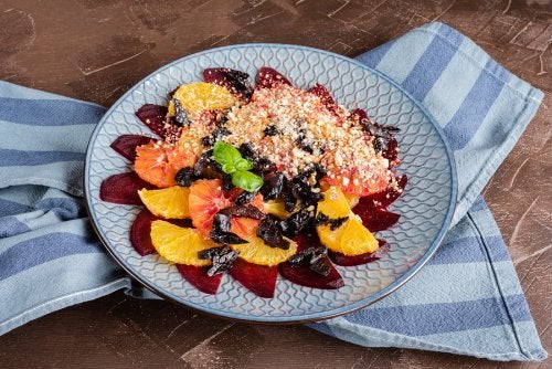 Ensalada fresca de cítricos, dátiles y almendras