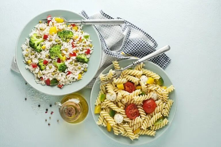 ¿Se puede comer pasta y arroz por las noches?