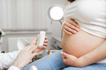 Dolor en el ombligo durante el embarazo, ¿es normal?