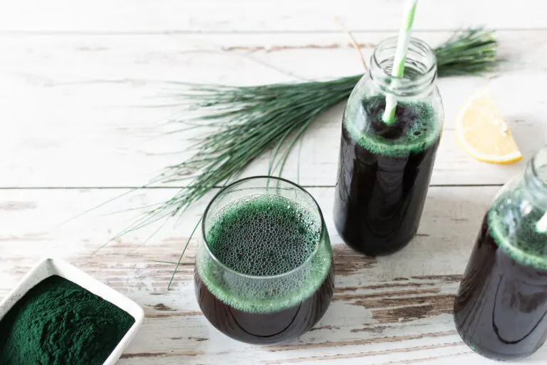 Lactancia materna y espirulina: ¿son compatibles?