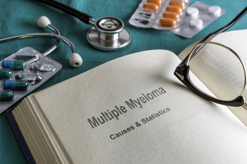 ¿Qué es el mieloma múltiple?