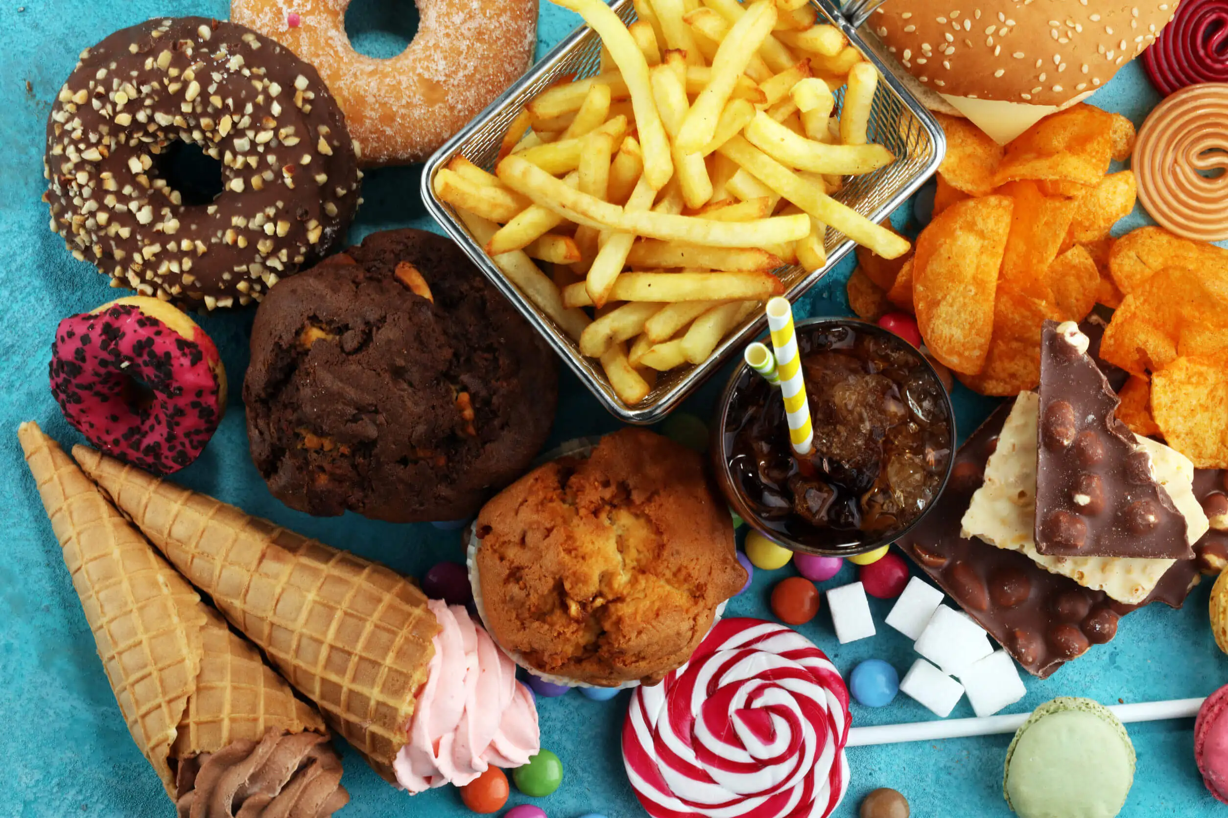 Mala alimentación genera caries en niños.