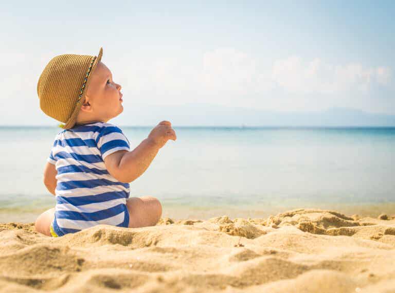 Cómo proteger a los niños de las olas de calor: alarmas y consejos