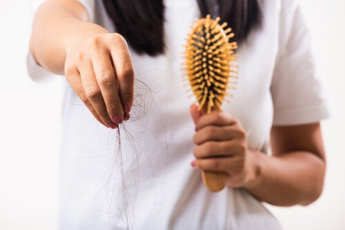 ¿Por qué se cae el cabello?
