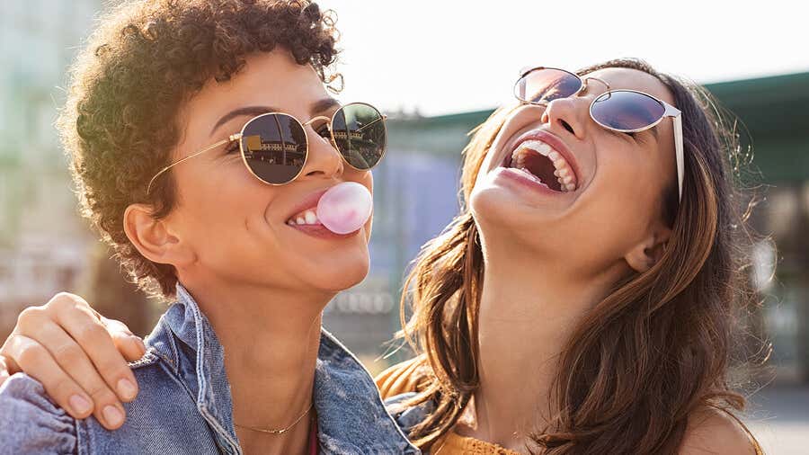 Os tipos de risada e seus significados - Melhor com Saúde