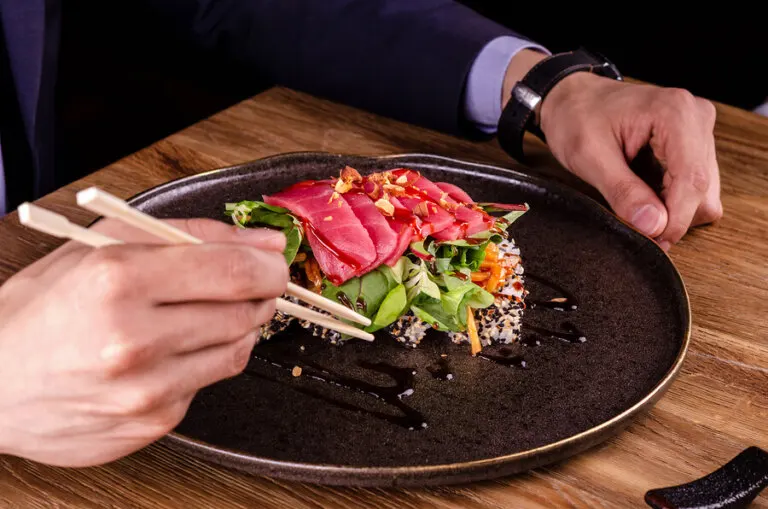 ¿Se puede comer atún crudo?