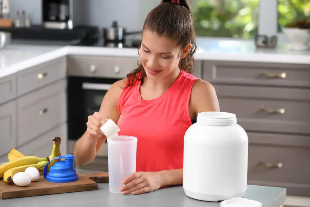 ¿Cuánta proteína tengo que tomar si hago ejercicio y quiero ganar masa muscular?
