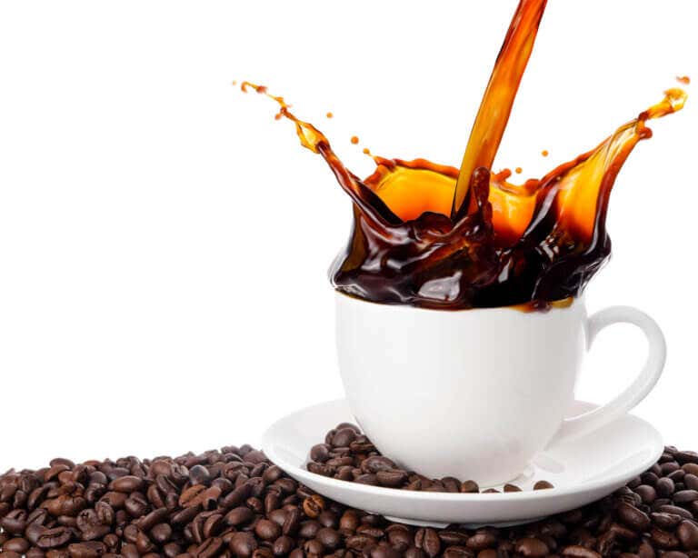 ¿Qué efectos tiene la cafeína en el sistema nervioso?