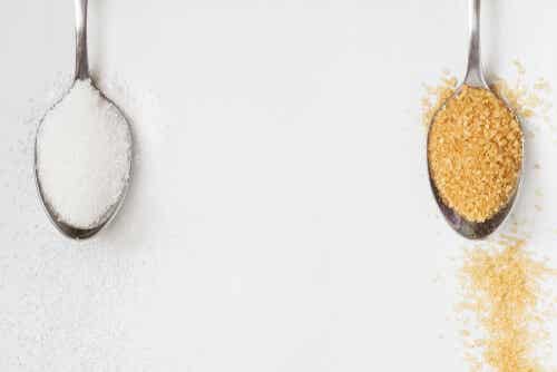 ¿El azúcar moreno es mejor que el blanco?