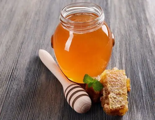 Miel para la irritación de garganta