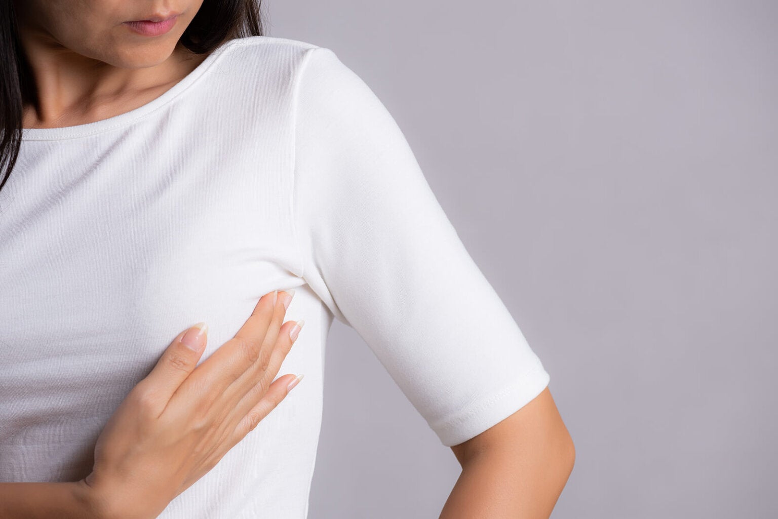 cortar Inhalar Tacón 5 causas del dolor debajo del pecho - Mejor con Salud