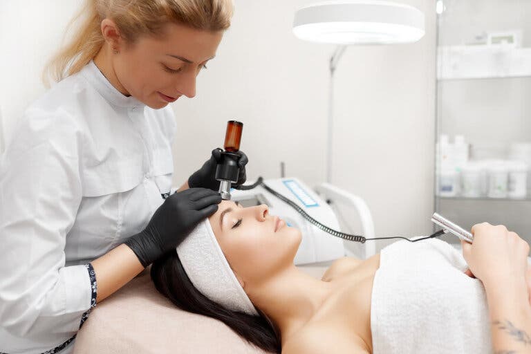 ¿Cuáles son los beneficios de la radiofrecuencia facial?