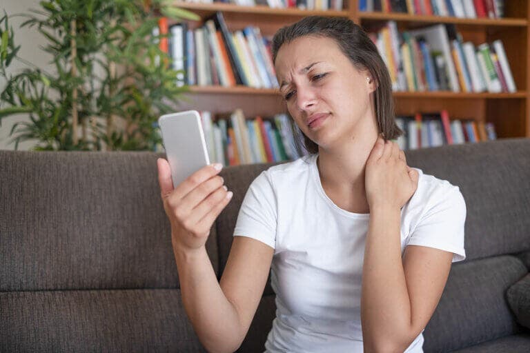 ¿Cómo prevenir el síndrome del cuello roto?