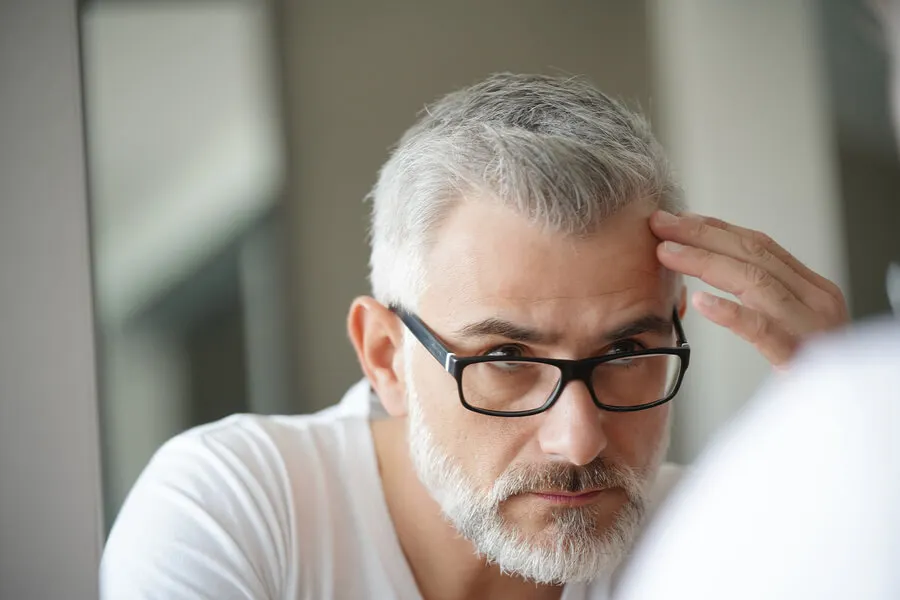 ¿Por qué nos salen canas si estamos estresados?
