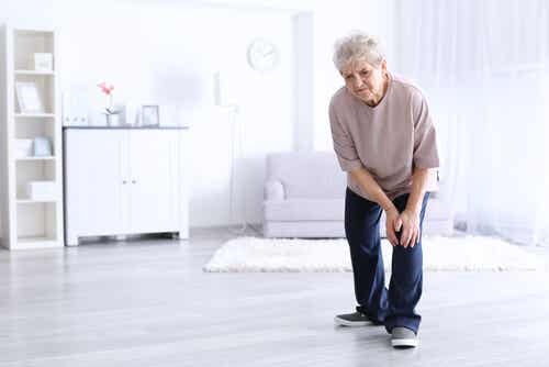 Artritis en mujeres con dolor en la rodilla.