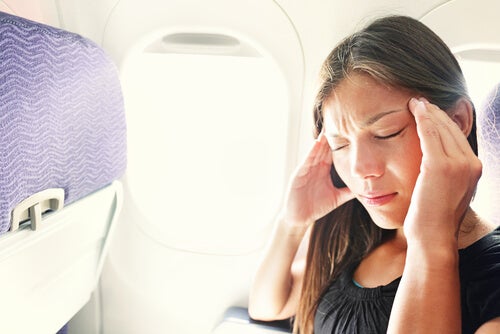 ¿Cómo evitar el estrés y malestar en el avión?