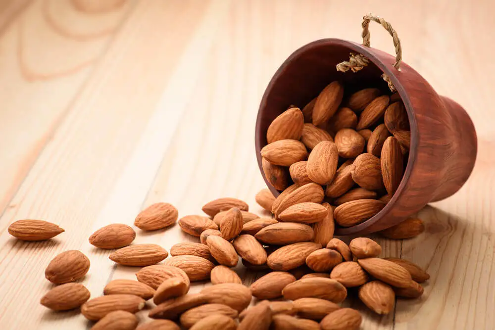 Las almendras son fuente de vitaminas y, en concreto, contienen vitamina B2