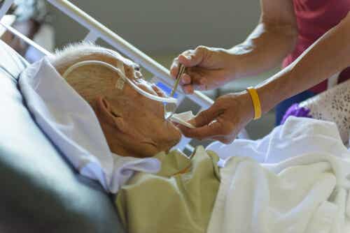 ancianos entre las personas más vulnerables al coronavirus
