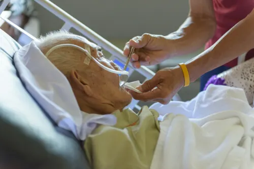 ancianos entre las personas más vulnerables al coronavirus
