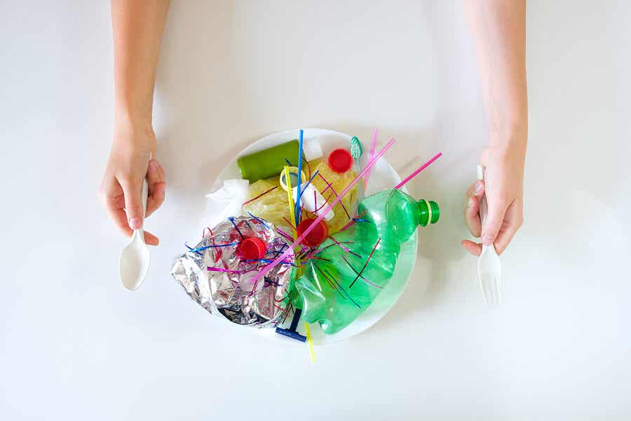 Plásticos que no pueden reciclarse.