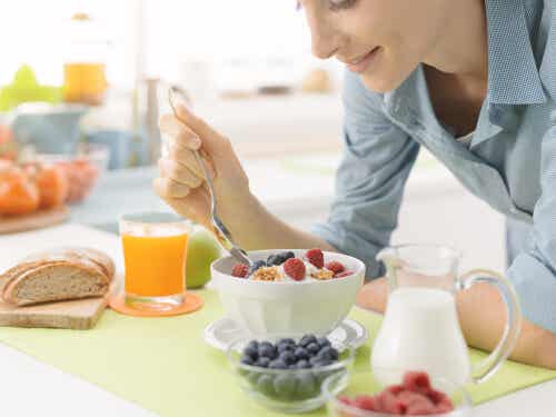 7 beneficios de desayunar fuerte