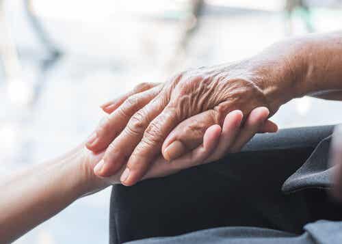 Día Mundial del Parkinson: primeros síntomas y cómo detectarlos