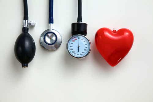 controlar la presión arterial ayuda al corazón