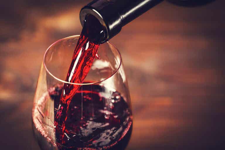 ¿Los médicos recomiendan tomar vino tinto?