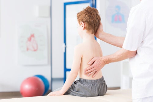 Escoliosis en niños: todo lo que debes saber