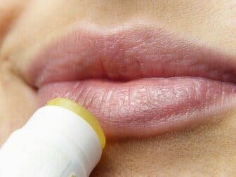 Zoviduo para el herpes labial