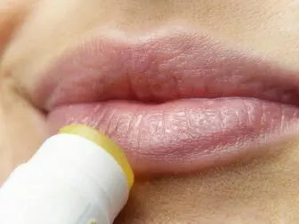 Zoviduo para el herpes labial