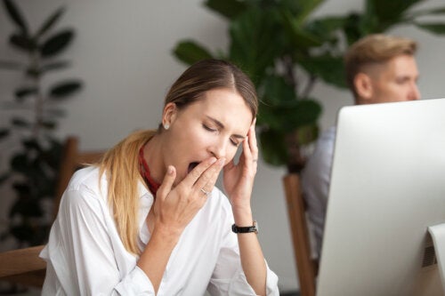 ¿Por qué se contagian los bostezos?