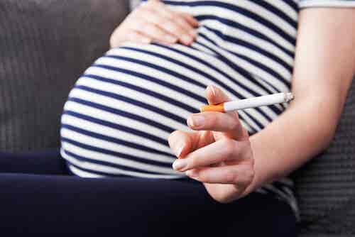 Los riesgos de fumar en el embarazo