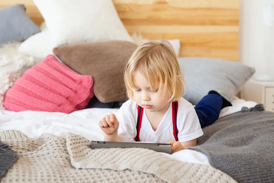 Estudio científico del exceso de exposición a las pantallas en niños