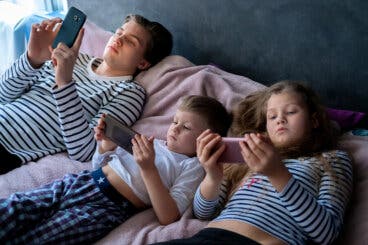 El exceso de exposición a las pantallas en niños